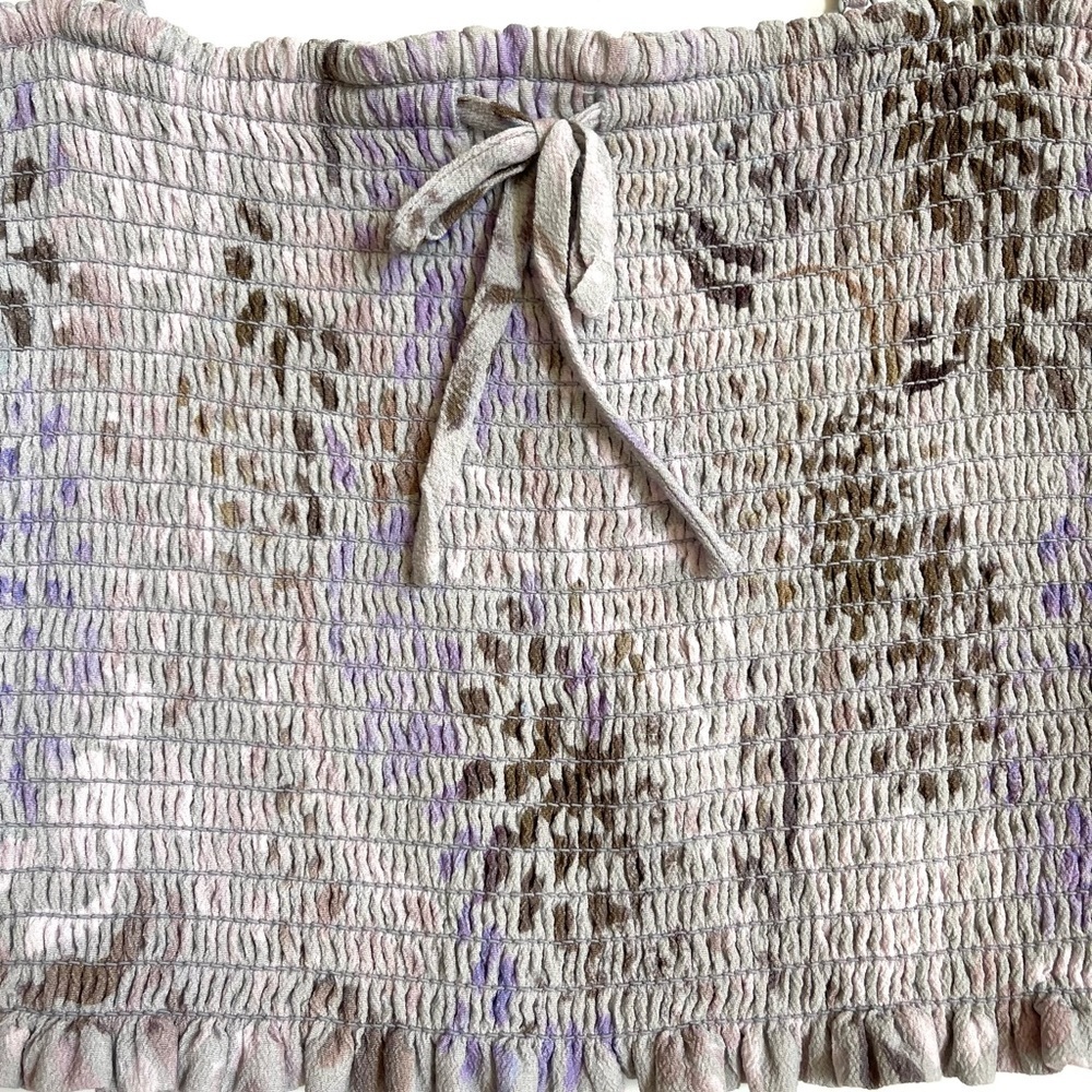 Aritzia Wilfred Smocked Crop Tank - Picture 3 of 8